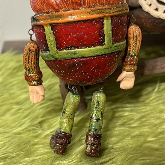 HUMPTY DUMPTEY JOINTED GLITTERY CHRISTMAS ORNAMENT - Picture 8 of 11